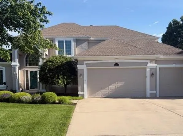 340 SE Chelsea Dr, Lees Summit, MO 64063