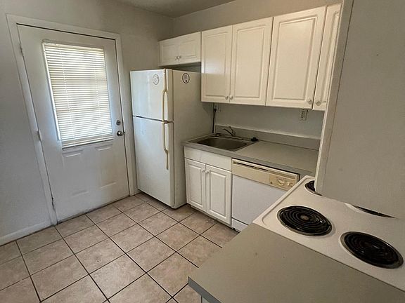 3rd image of 210 Pine Tulip Ct #202