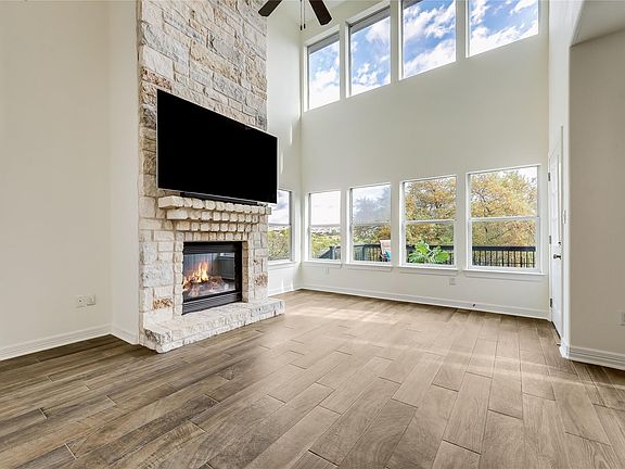 3rd image of 21825 Surrey Ln