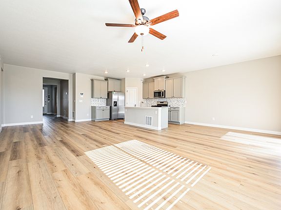 4th image of 17734 E 94th Dr
