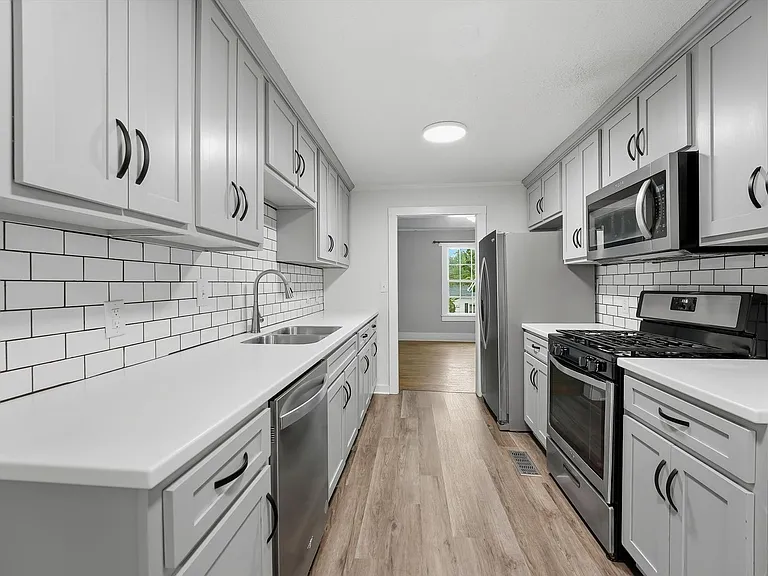 303 Blount St — Photo 5