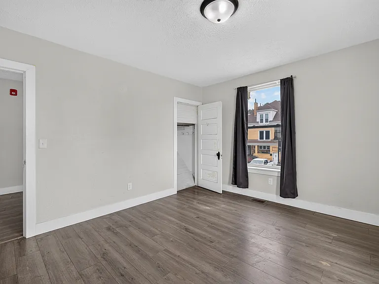 918 Elm St — Photo 15