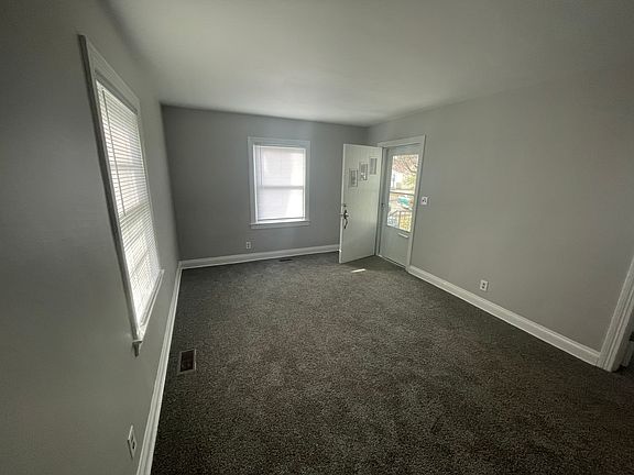 2nd image of 913 Camden Ave