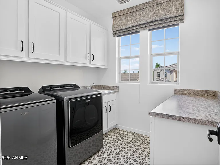 2141 E Flamingo Way — Photo 39