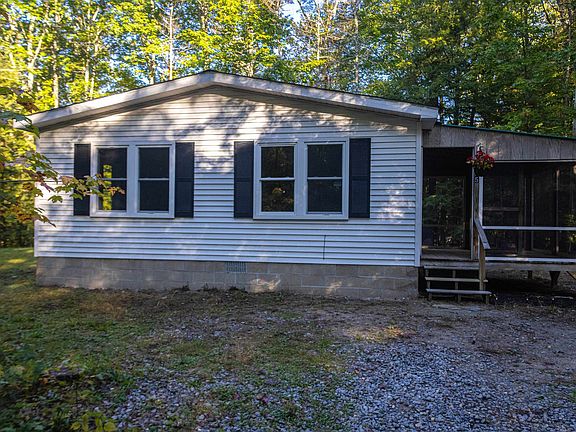 2nd image of 5 Oakwood Dr