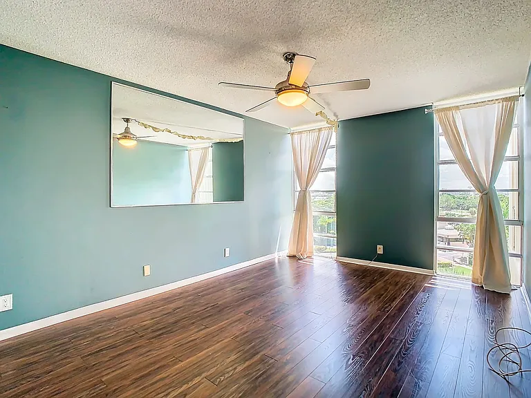 7400 Sun Island Dr #503 — Photo 33