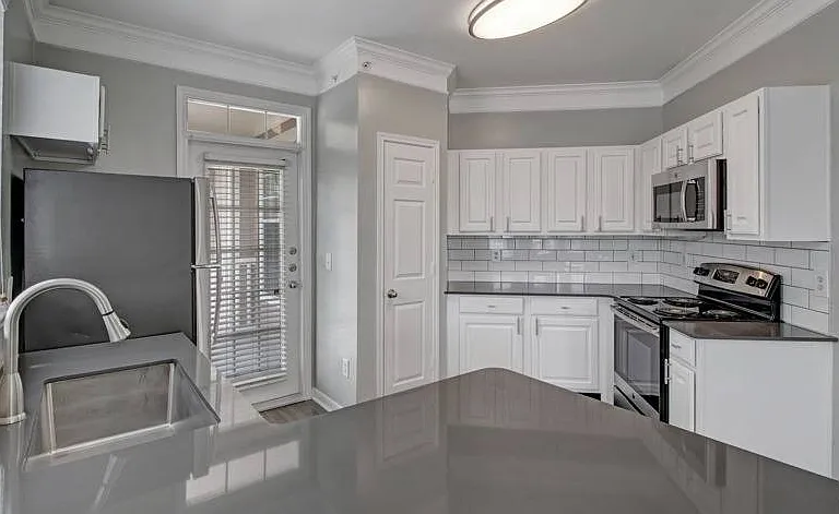 Hamptons at Woodland Pointe — Photo 29