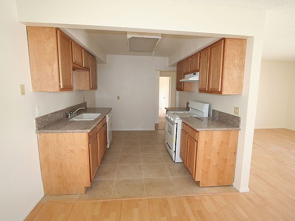 3rd image of 370 Avocado St APT 7