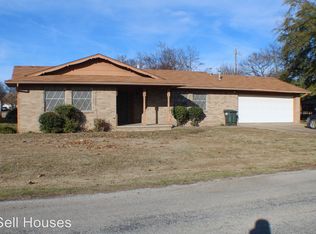604 W Creek St, Marietta, OK 73448