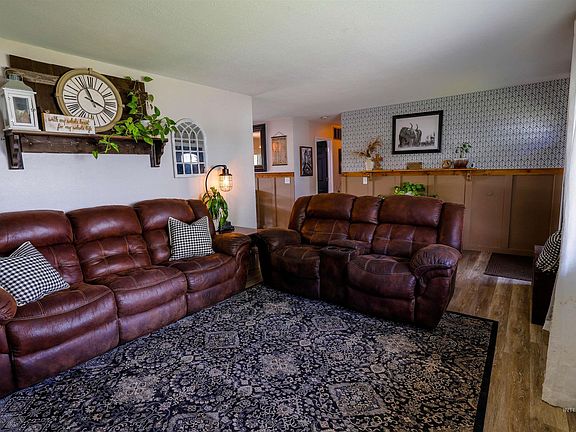 5th image of 2778 Grandview Dr