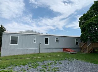 4 Hoover Ln, Bethel, PA 19507