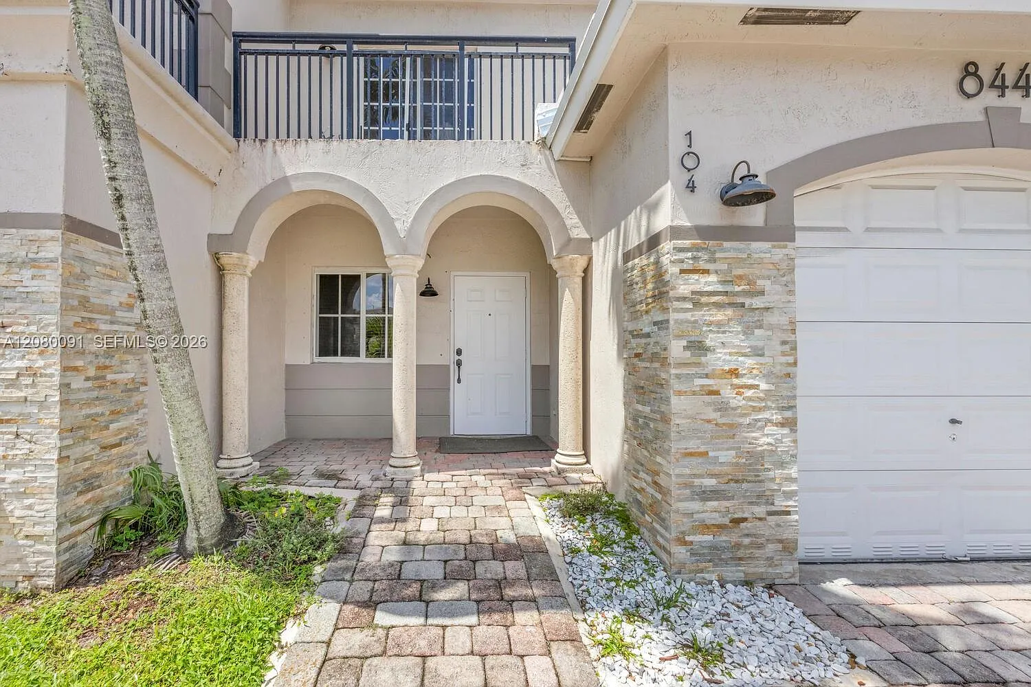 Kendall Village Townvilla — Photo 3