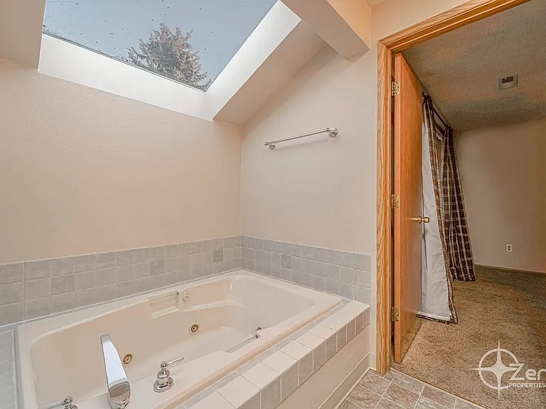 1401 SE Park Crest Ave — Photo 23