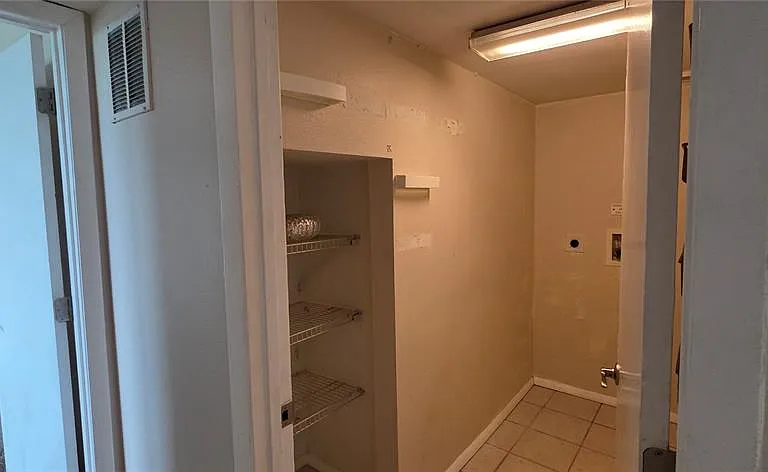 701 S Madison Ave #407 — Photo 19