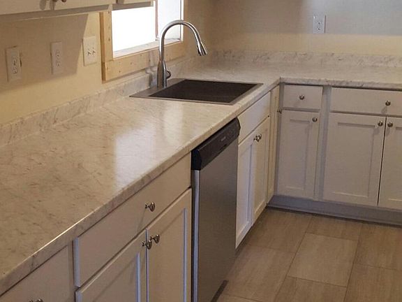 2nd image of 109 W Montclair Ave