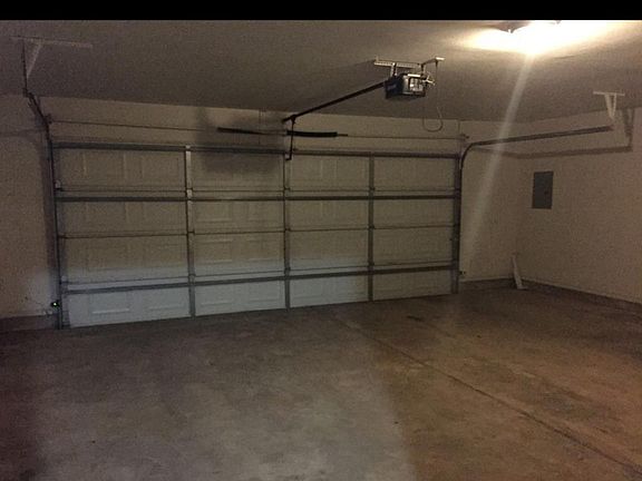 4th image of 4405 105th St Unit A