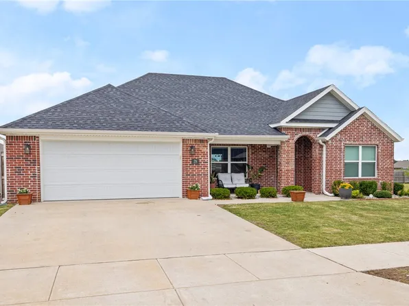 28 E Loveland Loop, Farmington, AR 72730
