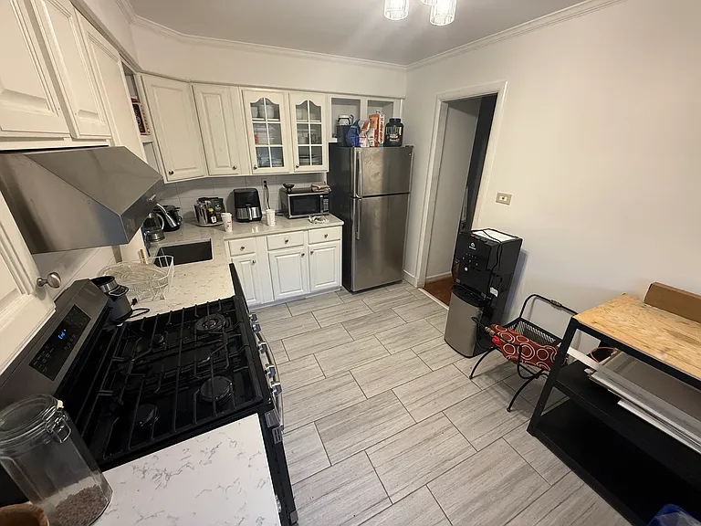 13th Pl NW — Photo 10