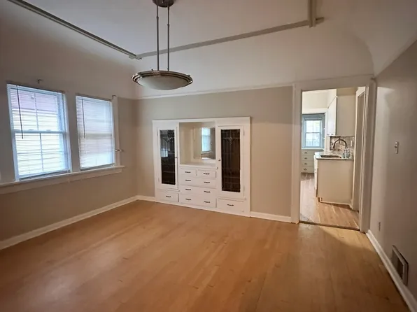 2021 N 54th St, Milwaukee, WI 53208