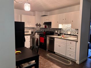 80 N Warren St APT 8, Woburn, MA 01801