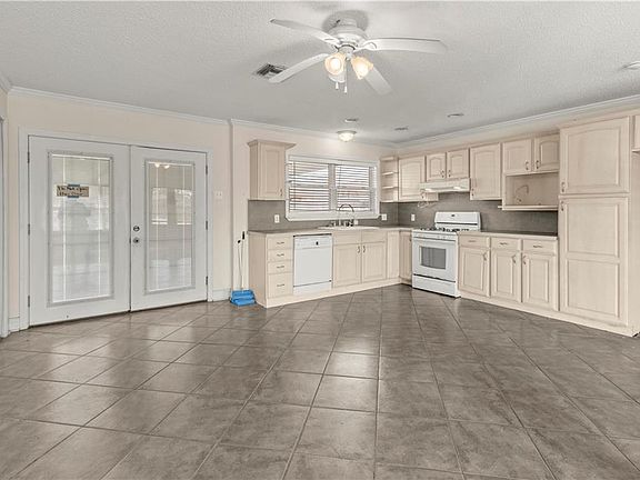 5th image of 1068 Marvin Ct