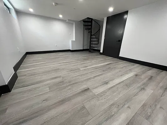 Rented by Delmark Realty LLC | media 36