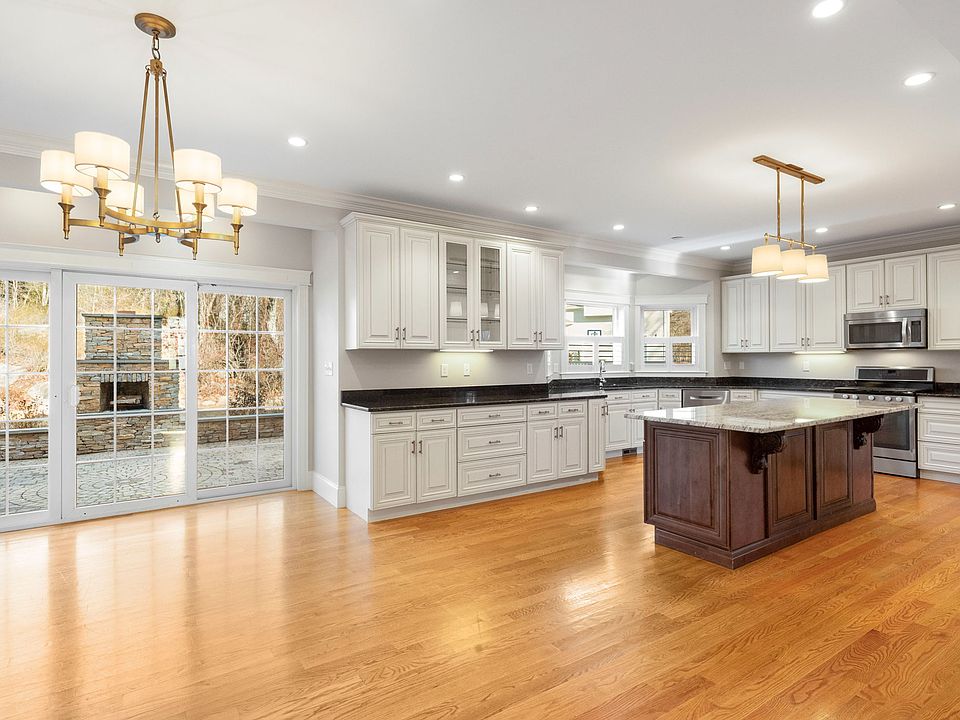 1st image of 15 Oakden Ave