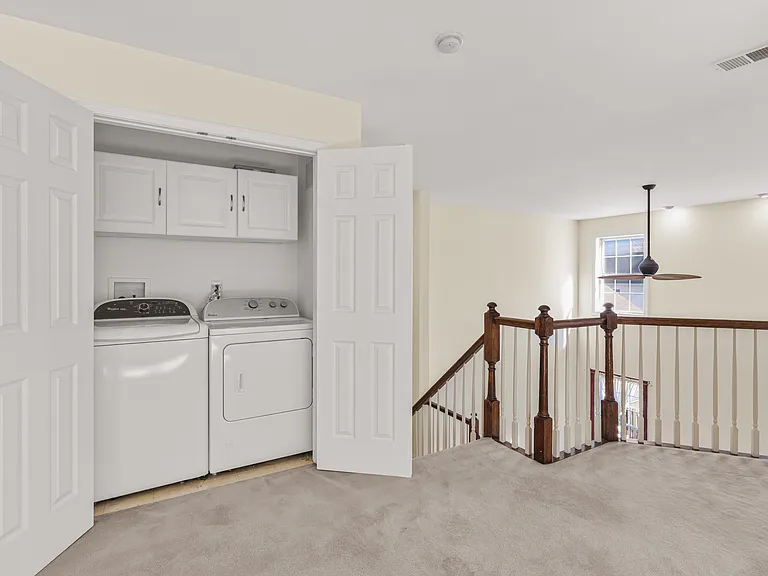 102 Burnet Cres #102 — Photo 33