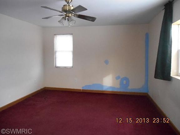 5th image of 126 Miller Ave