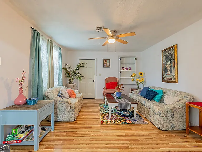 Calvin Ave — Photo 2