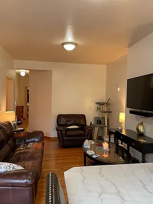 Rented by Compass | media 22