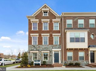 5154 Ridgeview Retreat Dr, Chantilly, VA 20151