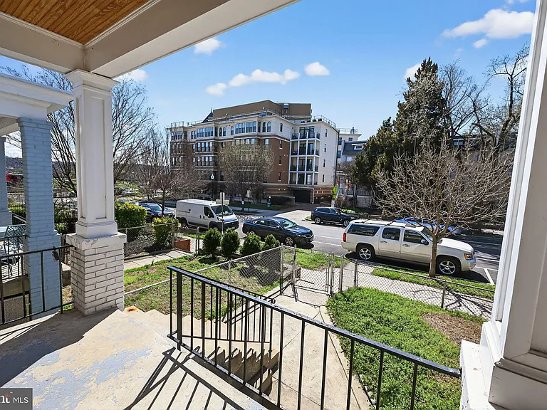 Kentucky Ave SE — Photo 45