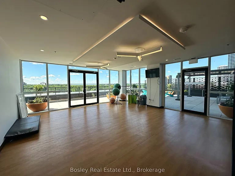 60 Charles St W #1110 — Photo 12