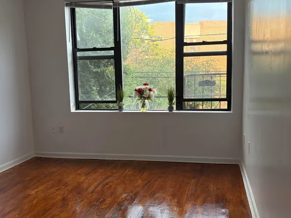 77 Crescent Avenue image 8 of 18