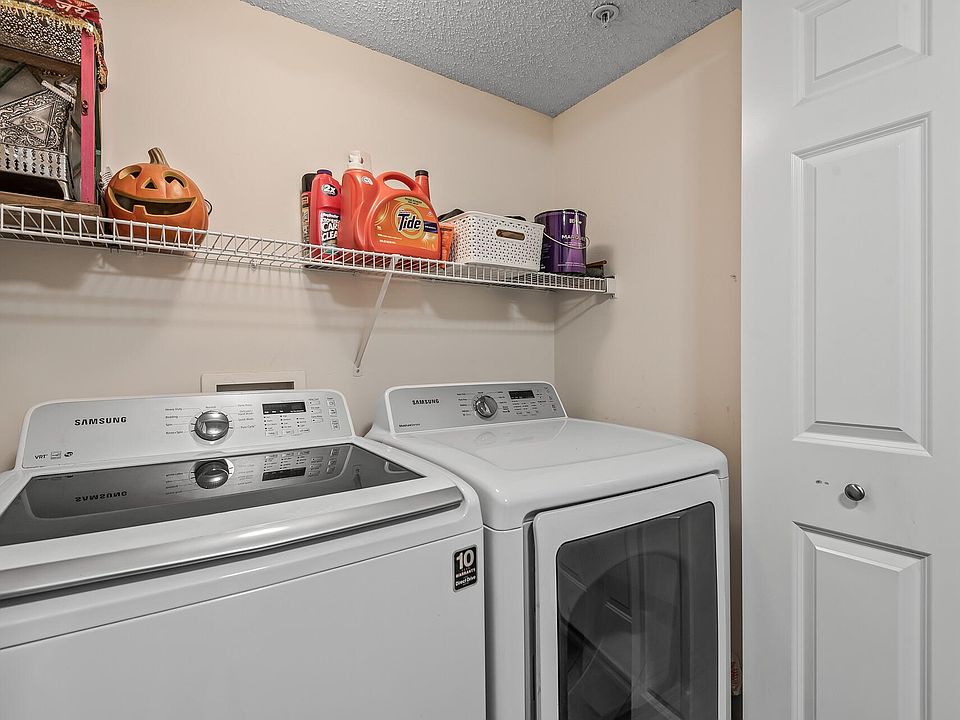1st image of 15522 Lilac Dr #1