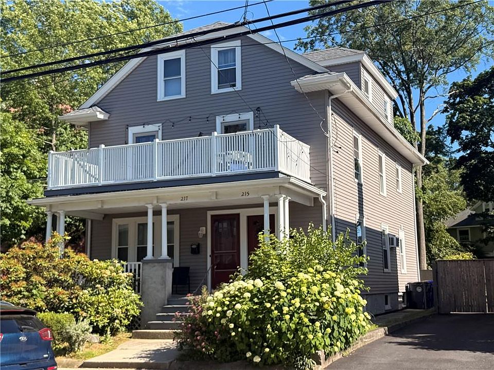1st image of 215 Rochambeau Ave