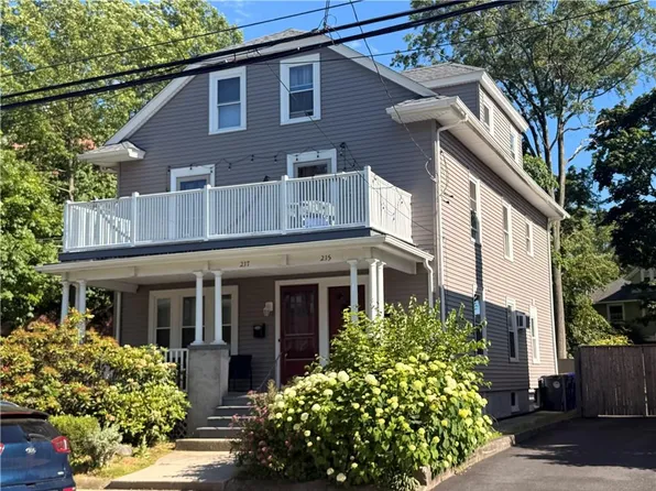 215 Rochambeau Ave, Providence, RI 02906