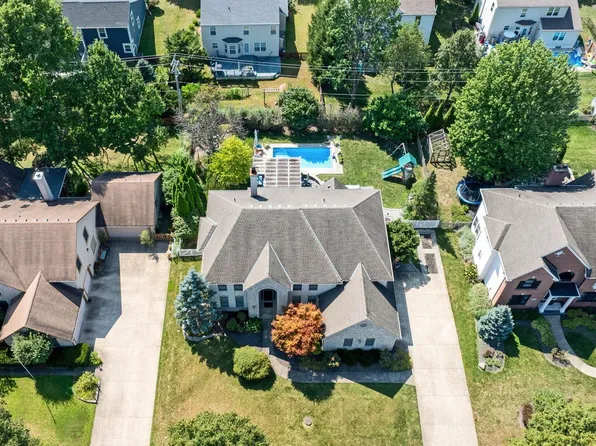 341 Windcroft Dr, Westerville, OH 43082