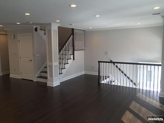 4th image of 37 Marion Ave