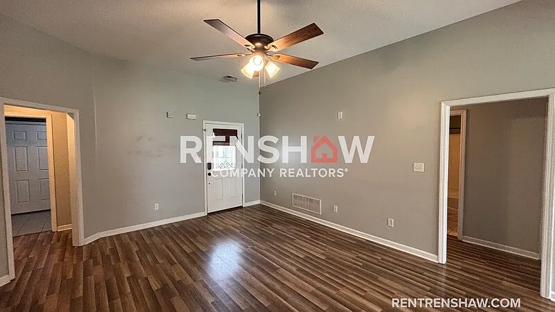 4 bed, 2.0 bath, 1879 sqft, $2,200 — Photo 4