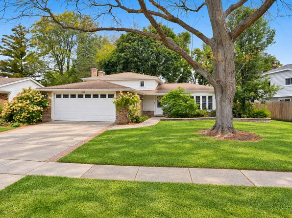 326 Greentree Pkwy, Libertyville, IL 60048
