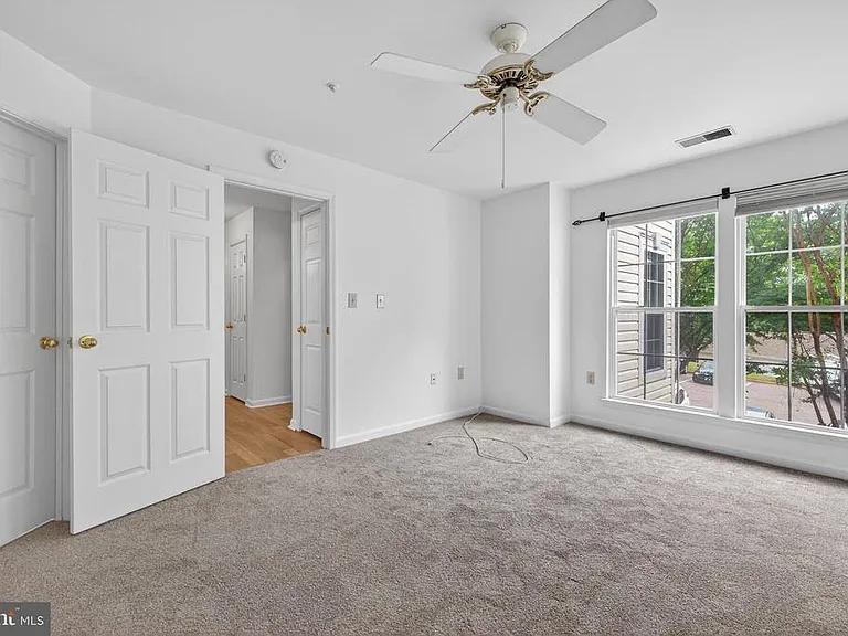 3109 River Bend Ct #D201 — Photo 8