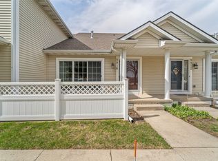 9916 Sunflower Pl, Johnston, IA 50131