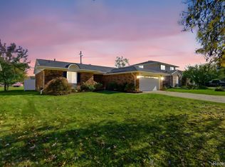 6158 Stonetree Dr, Canton, MI 48187