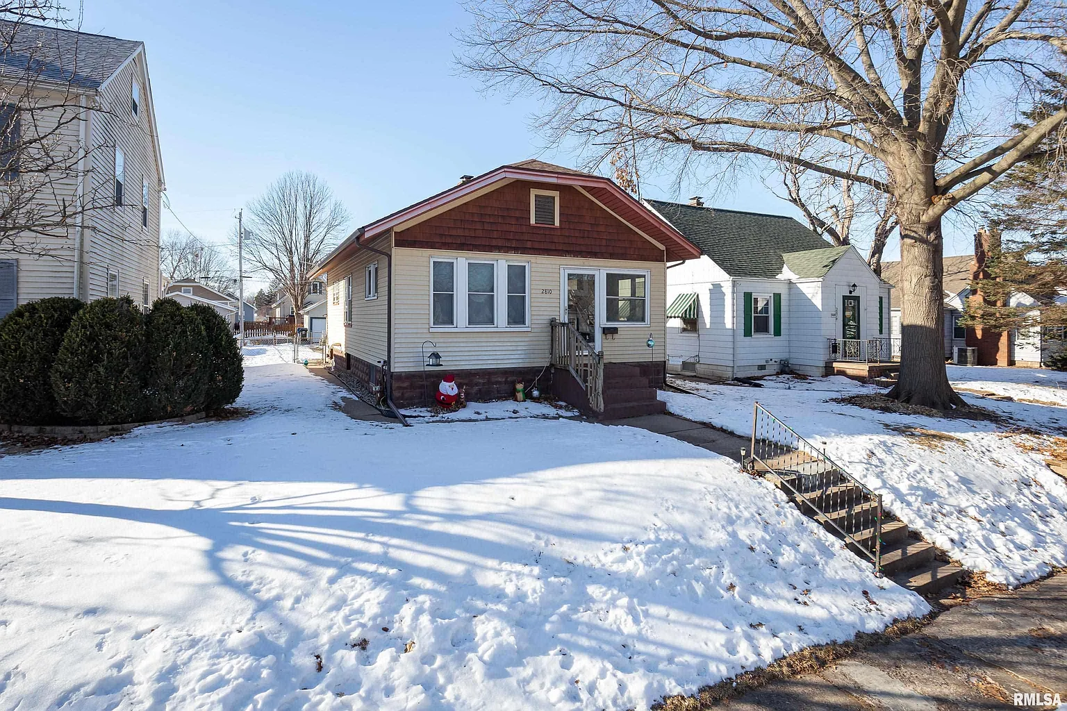 2810 Tremont Ave photo 1
