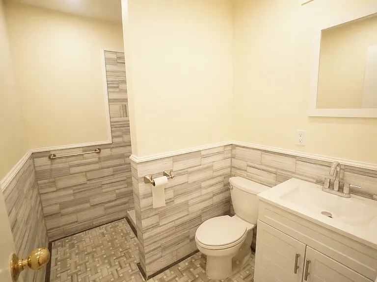 526 3rd Ave #2 — Photo 7
