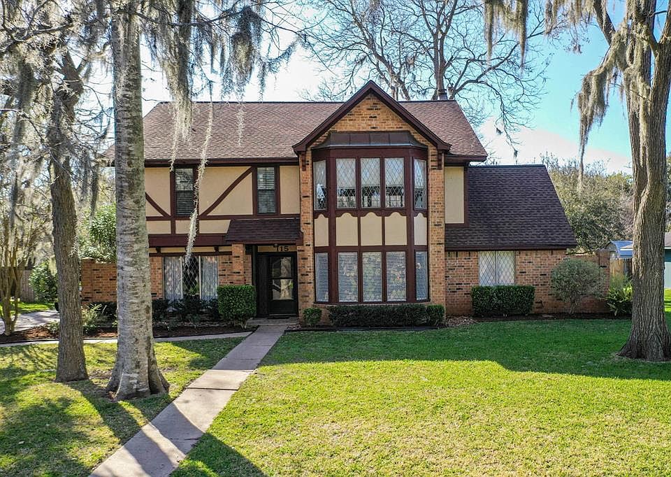 1st image of 115 White Oak Dr