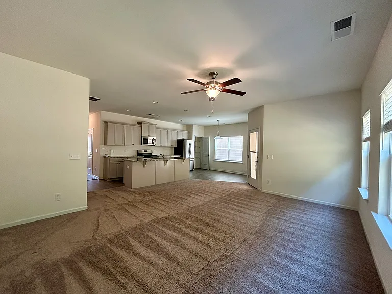 194 Bryon Ln — Photo 11