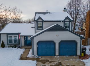 1006 Wesley Dr, Crystal Lake, IL 60014
